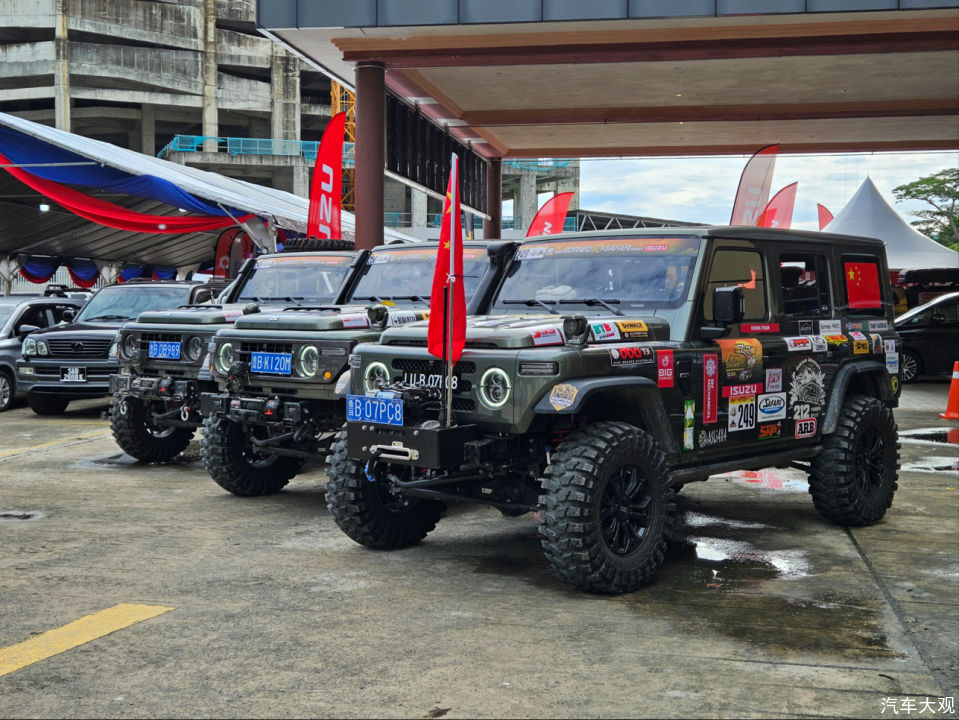 驰骋雨林！212成为首个完赛马来西亚沙巴国际雨林赛
